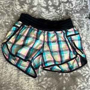 Lululemon tie dye plaid print tracker run athletic workout shorts size 8